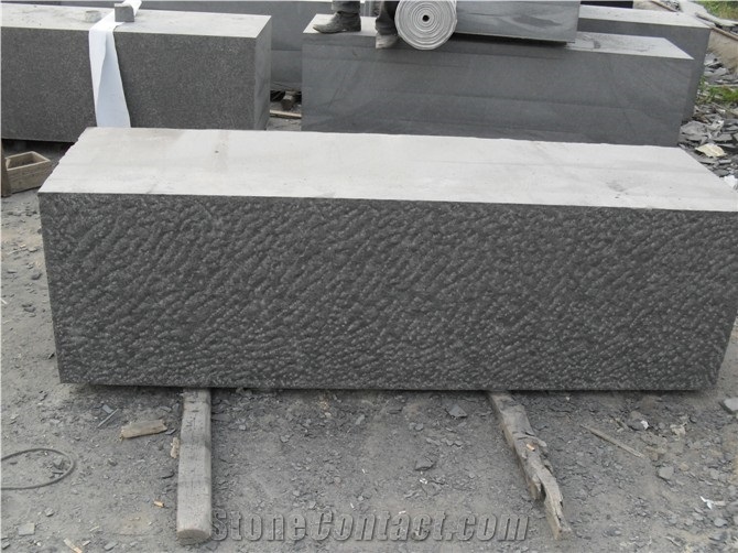 G684 Chinese Basalt Black Basalt Kerbstone Rough Picked Curbstone Pineapple Surface