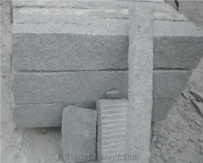 China Light Grey G602 Kerbstone with All Sides Natural Split