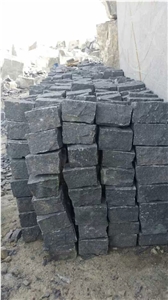Mongolia Black Basalt Cheap Flamed Surface Cube Stones Nautral Split Cobble Stones