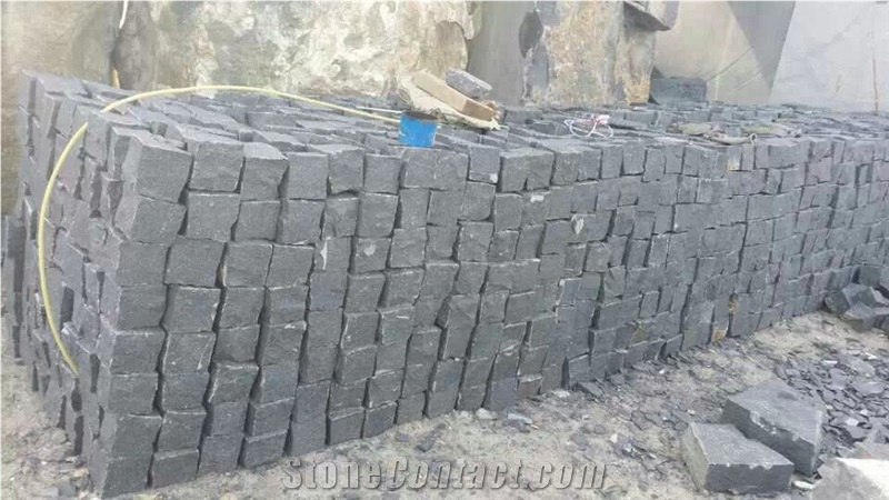 Mongolia Black Basalt Cheap Flamed Surface Cube Stones Nautral Split Cobble Stones