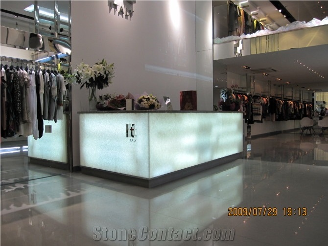 Translucent Beautiful and Durable Artificial Quartz Tabletops,Manmade Stone Tabletops with Eased Edge Profile Resistant to Stains,Heat and Scratches