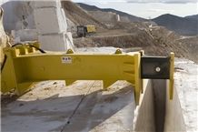 Hydraulic Pusher Arm Adaptable for Stone Quarries