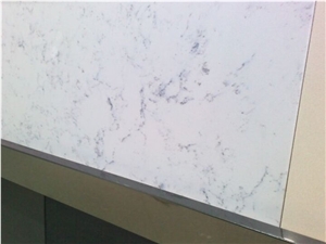 Carrara White That Look Like Carrara Marble Veined Collection Quartz Stone Surfaces Normally Produced Slab Size 118*55 and 126*63,Top Quality and Service,More Durable Than Granite