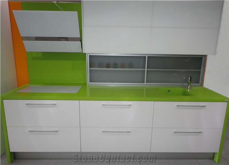 Safe and Stylish Cut to Size Quartz Stone Apple Green for Kitchen Counter Top Vanity Top Table Top Design More Durable Than Granite Thickness 2cm or 3cm with High Gloss and Hardness