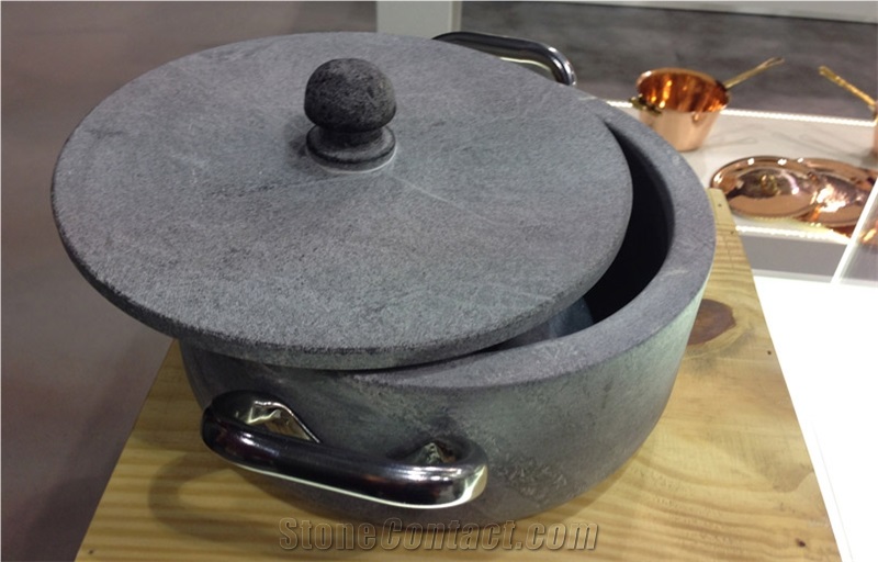 https://pic.stonecontact.com/picture/20156/86331/basalt-lave-stone-cooking-pot-cookware-kitchen-accessories-p351486-1b.jpg