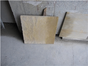 China Shandong Beige Limestone Golden Harvest Bush-Hammered Tiles for Walling