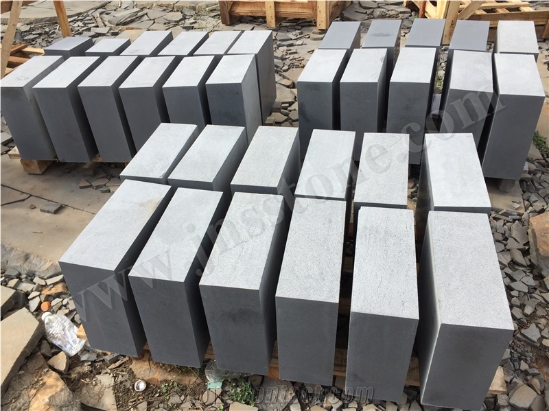 Hainan Grey Basalt Kerbstone / China Grey Basalt Curbstone / Basalto / Inca Grey / Lava Stone / Basaltina