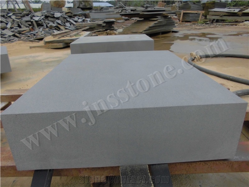 Hainan Grey Basalt Kerbstone / China Grey Basalt Curbstone / Inca Grey / Lava Stone / Basaltina
