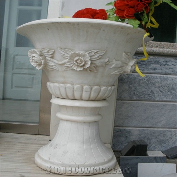 Beautiful Design Decorative Flower Pot with Flower Carving for Park