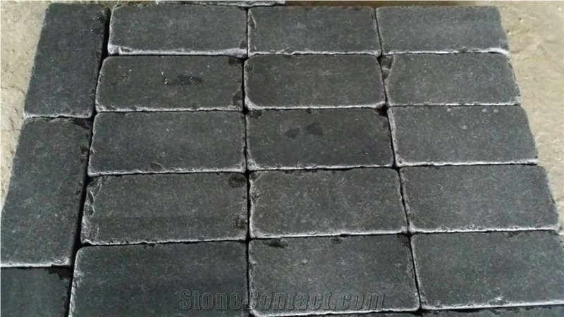 Chinese Zhangpu Black Basalt Parking Cube Stone