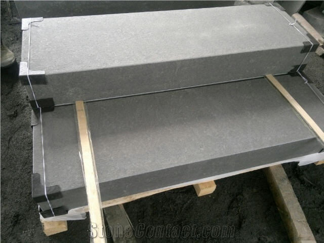 Mongolia Black Stairs/China Black Basalt / China Black Natural Stone Flamed Stairs/ Staircase/ Steps/ Stair Treads