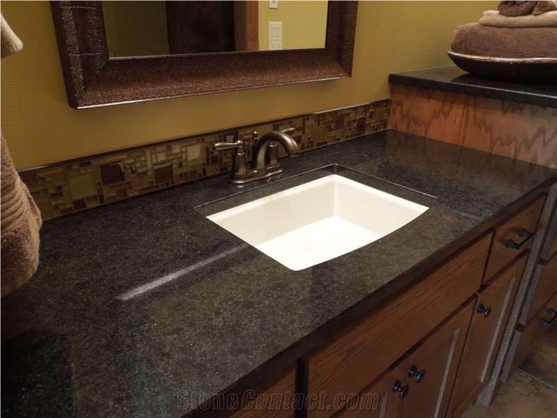 Amazing Luxury Artificial Quartz Stone Vanity Top Directly from China Manufacturer with Iso/Nsf Certificate at Good Price Normally Produced Standard Size 31/37/43/49/61/73*22.5inch