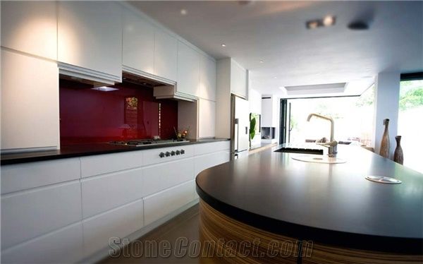 Bright Black Polished Quartz Stone Kitchen Countertop, Cut to Size Project for Surfaces and Countertop,Non-Porous and Easy to Clean and Maintain,Top Quality,Normally Produced Slab Size 3200*1600mm or 