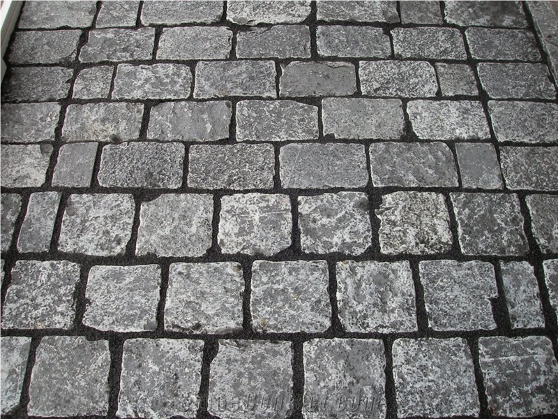 Limestone Cobbles Black (Haldia Black Limestone)