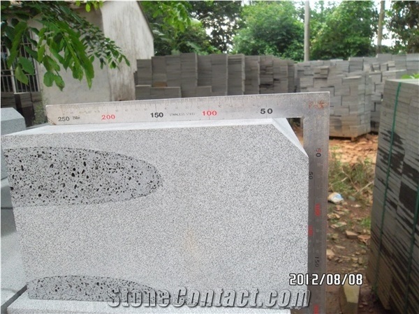 China Popular Black Andesite with Honeycomb, Cheap Grey Basalt Kerbstone, Curbstone in Machine Cut/Sawn Cut for Road, Bevel Edge Curbs/Kerbs Side Stone for Paving, Natural Building Stone Decoration