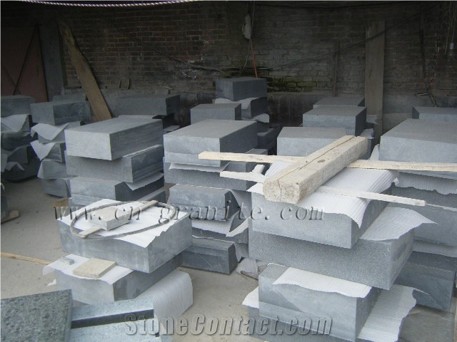China Grey Black Kerbstone Paving Stone High Quality Road Stone Cheap Price on Sale, Hebei Black Grey Granite Road Stone