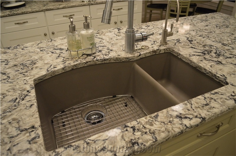 Supply Veined Quartz Stone Solid Surface and Bathroom Vanity Top with Bright Surface Non-Porous But Cheap Price More Durable Than Granite Standard Size 31/37/43/49/61/73*22.5inch