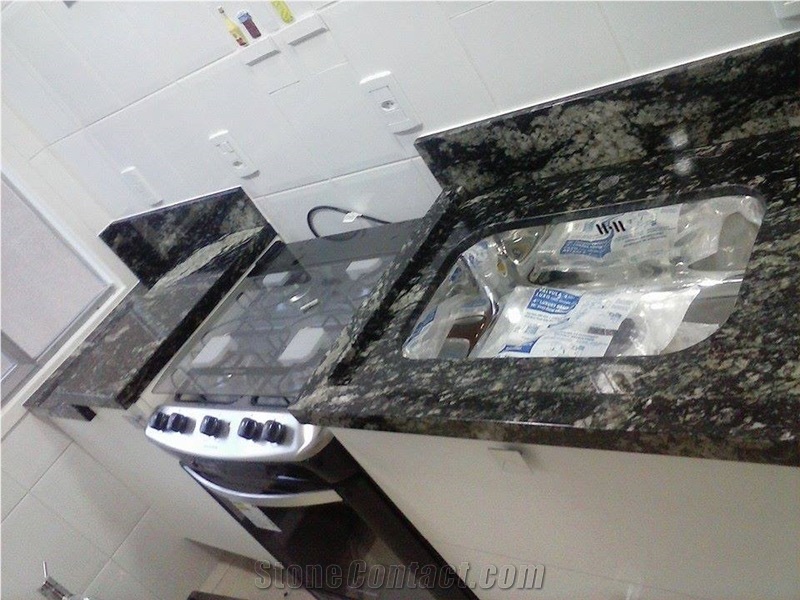 Kitchen Countertop in Granito Preto Indiano