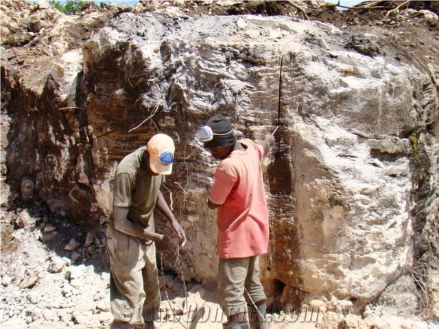 Multicolor Tanzania Onyx Quarry