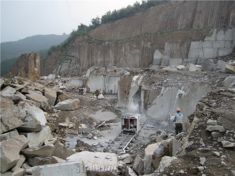 China Grey Quartzite Quarry
