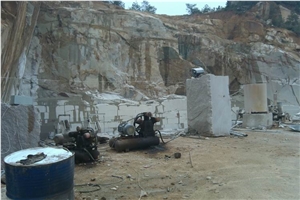 Hazel white granite quarry