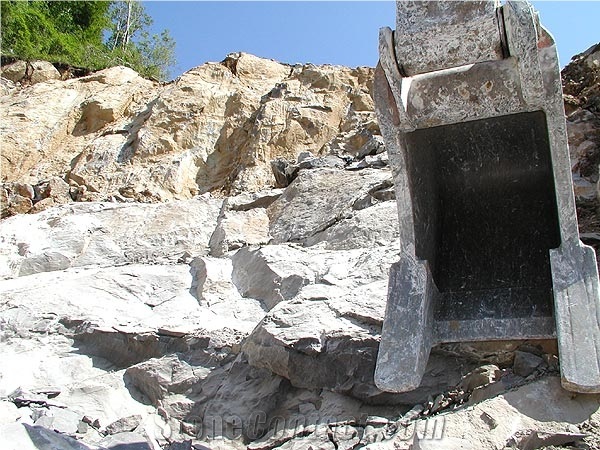 Pietra Piasentina Limestone Quarry