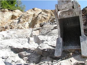 Pietra Piasentina Limestone Quarry