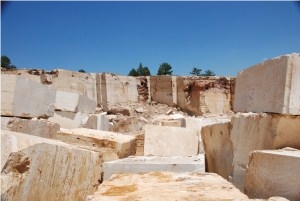 Kutahya Beige Travertine Quarry