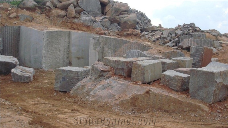 Indian Dakota Granite - New Mahogany Granite Quarry