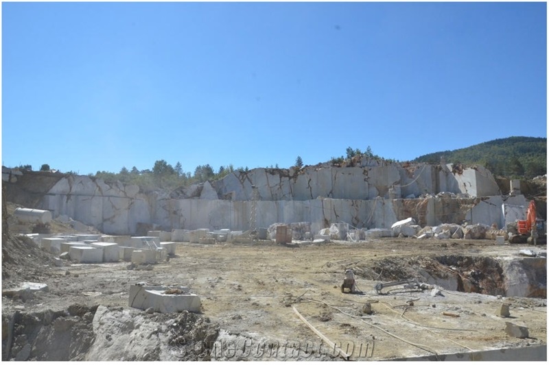 Maroon Marinace Marble Quarry