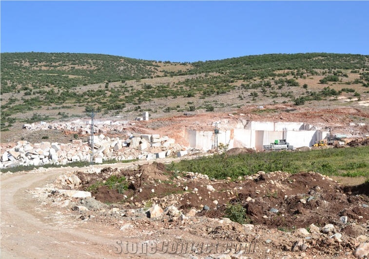 Aba Beige Marble Quarry