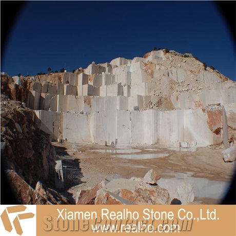 Crema Marfil Marble Quarry