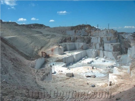 Aksoy Crema Marfil Marble Quarry