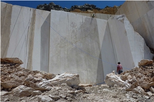 Mesta Beige Marble Quarry