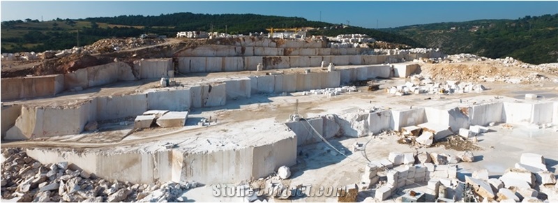 Crema Nuova Beige Marble Quarry