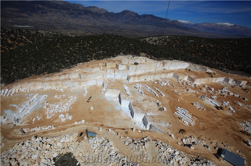 Myra Beige Limestone Quarry