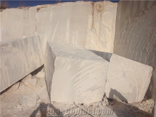 Iran Royal Cream Marble Quarry
