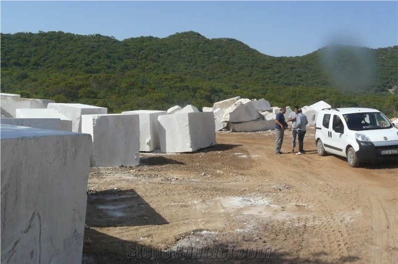 Royal Amber Marble Quarry