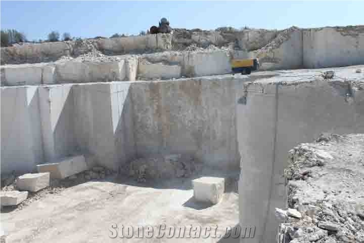 Beige Limestone Vratza Limestone Quarry