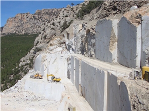 Turkey Crema Perla Limestone Quarry