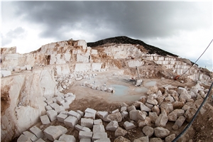 Sesemak Makomar Bai Zhenzhu Beige Marble Quarry