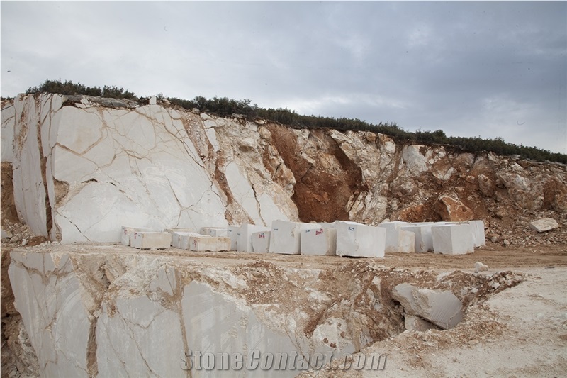 Sesemak Muslumler Beige Marble Quarry