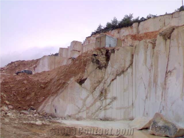 Turkey Golden Cream Marble Quarry