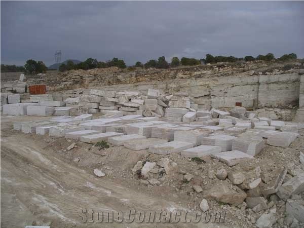 Quarry Dorato Onyx Alabaster, Macedonia