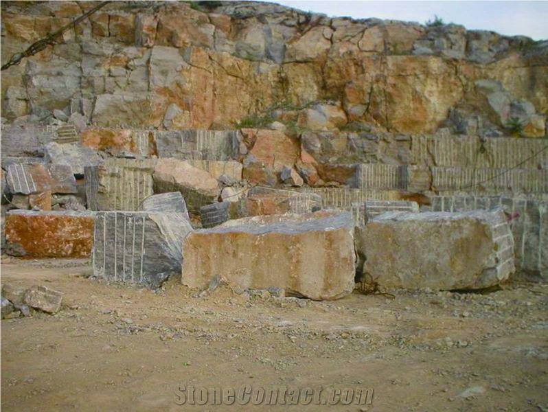 China Red Sandstone Quarry