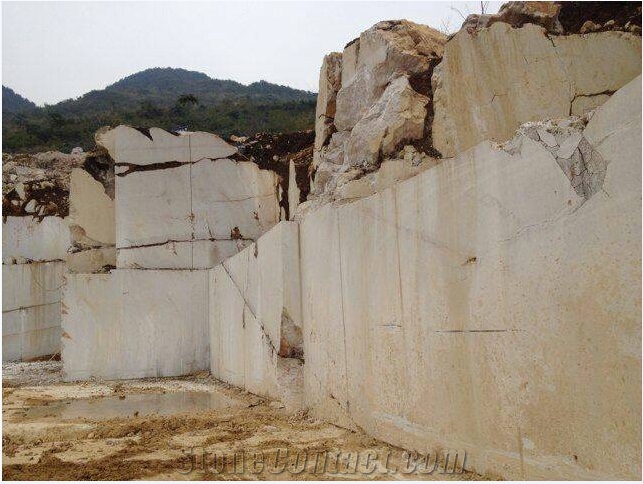 Zhonggui Royal Beige Marble Quarry