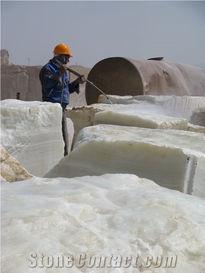 Iran Pure White Onyx Quarry