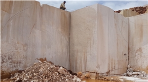 Perlato Beige Marble Quarry