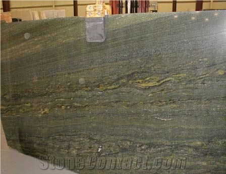 Verde Dorado Granite Slab