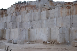 Bilecik Light Beige Marble Quarry